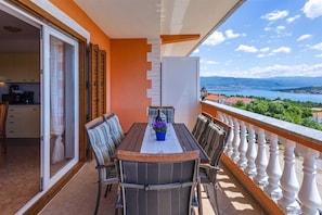 Outdoor dining - Apartment Skrabonja 1 (Čižići)