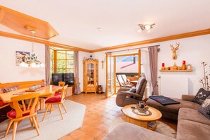 تلفزيون، مشغل دي في دي، ستيريو