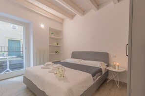 1 slaapkamer, een strijkplank/strijkijzer, gratis wifi, beddengoed
