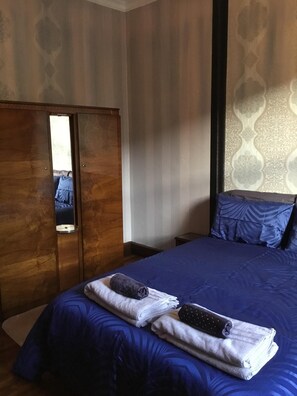 2 chambres, fer et planche à repasser, lit parapluie, Wi-Fi gratuit