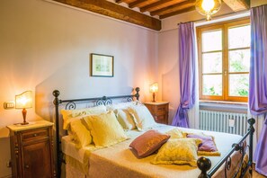 5 Schlafzimmer, Bügeleisen/Bügelbrett, kostenloses WLAN, Bettwäsche