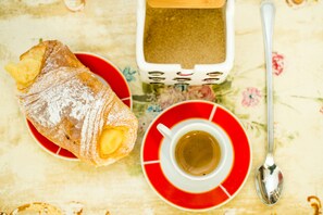 Breakfast meal - Guest Art - Rome (Roma)
