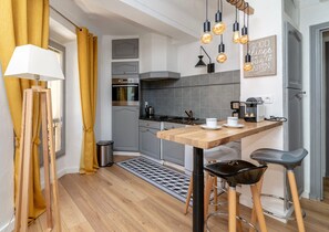 Réfrigérateur, four, plaque de cuisson, lave-vaisselle