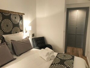 1 chambre, fer et planche à repasser, Wi-Fi gratuit, draps fournis