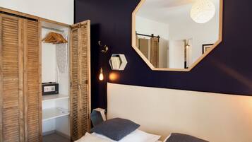 1 habitación, tabla de planchar con plancha, wifi y ropa de cama