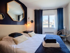 1 habitación, tabla de planchar con plancha, wifi y ropa de cama 