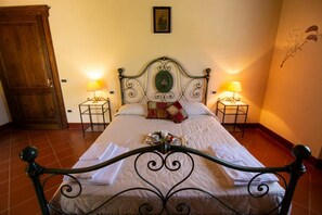 7 bedrooms, iron/ironing board, free WiFi, bed sheets