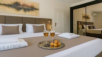 3 chambres, coffres-forts dans les chambres, bureau