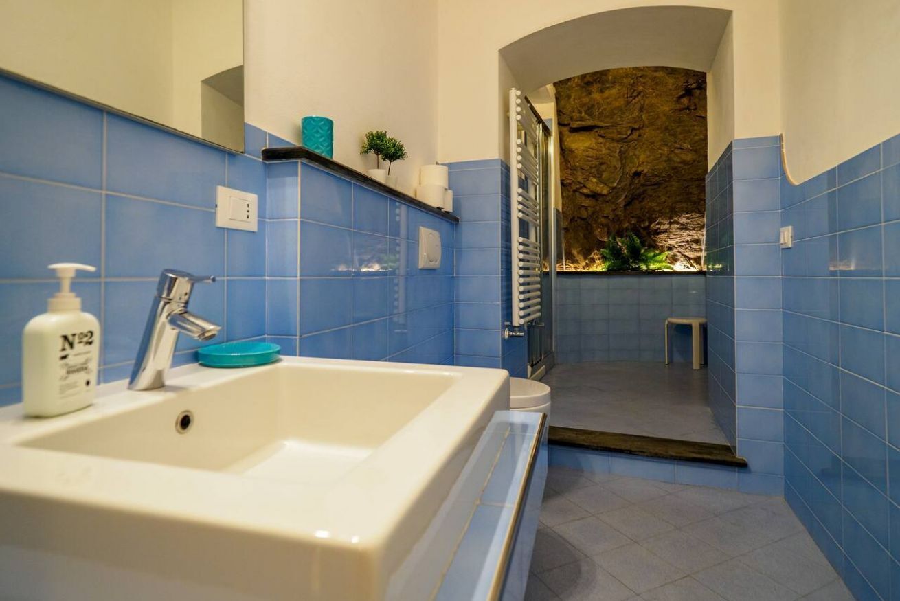 Shower, eco-friendly toiletries, hair dryer, bidet