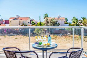 Outdoor dining - Villa White Daisy - Three Bedroom Villa, Sleeps 6 (Peyia)