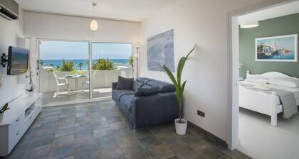 Lordos Sunshore Beachfront Suite