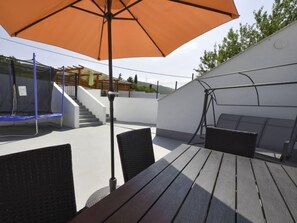 Outdoor dining - Apartment Nina by Interhome (Novigrad (Zadar))