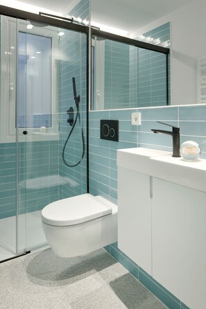 Hair dryer, towels