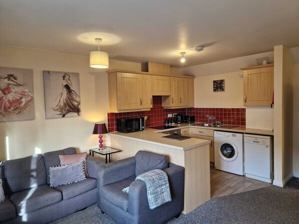 Interior - HEREFORD – Mayflower Coach House: Modern 2-Bed with Parking, Sleeps 4 (Hereford)