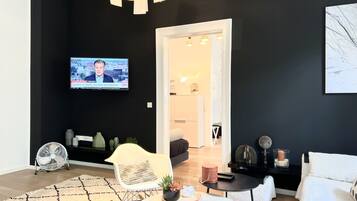 Smart TV, DVD player, books, music library