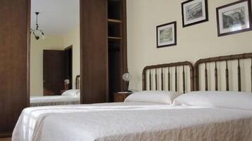 2 habitaciones, tabla de planchar con plancha y wifi gratis