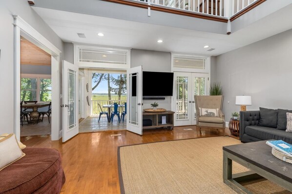 TV, fireplace - River Walk - Five Bedroom Villa, Sleeps 16 (Saugatuck)