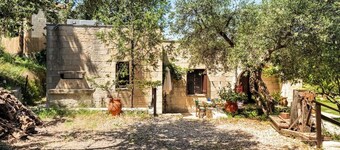 Villa Aloni-Traditional  stone Villa with nice view,pool and garden