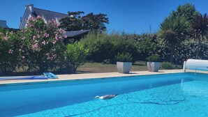 Pool - GROUND FLOOR, 3 BEDROOMS, 5 MINUTES FROM THE BEACH, DOG ALLOWED (Treffiagat)