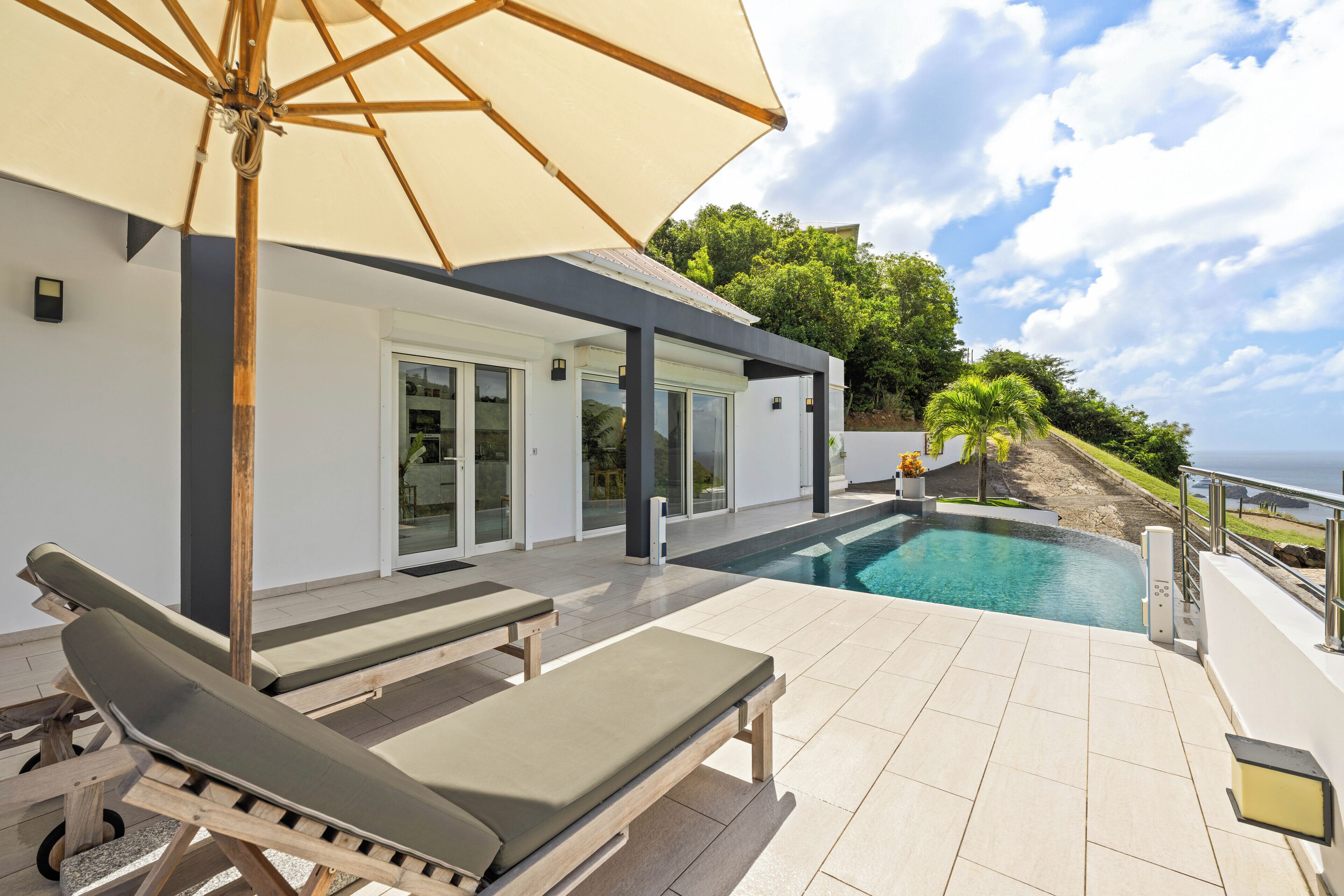 Piscine extérieure, piscine chauffée