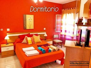 1 chambre, fer et planche à repasser, Wi-Fi gratuit, draps fournis