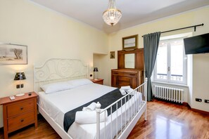 Bügeleisen/Bügelbrett, kostenloses WLAN, Bettwäsche