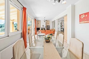 Interior - Villa Sivilla - Four Bedroom Villa, Sleeps 8 (Nisaki)