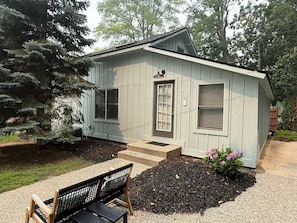Exterior - Hummingbird apt walk to Saugatuck! (Saugatuck)