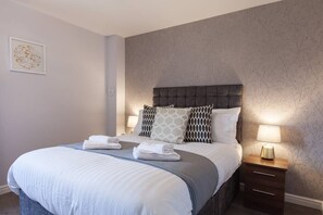 2 quartos, ferros/tábuas de passar roupa, Wi-Fi, roupa de cama