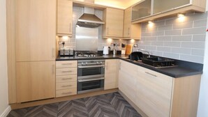 Unclassified image, 5 of 42, button - Modern ground floor 2 bedroom apartment, 76MB WiFi and Sky Cinema/Sports (Fife)