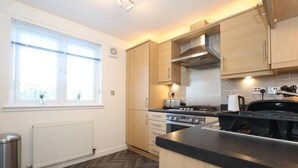 Unclassified image, 3 of 42, button - Modern ground floor 2 bedroom apartment, 76MB WiFi and Sky Cinema/Sports (Fife)
