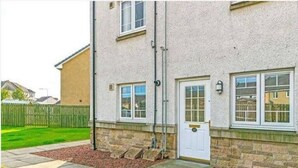 Unclassified image, 4 of 42, button - Modern ground floor 2 bedroom apartment, 76MB WiFi and Sky Cinema/Sports (Fife)