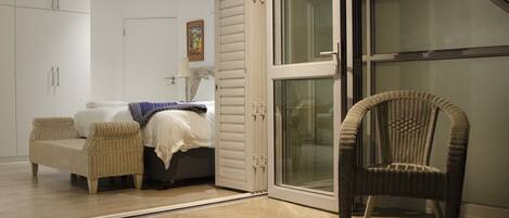 1 chambre, coffres-forts dans les chambres, bureau