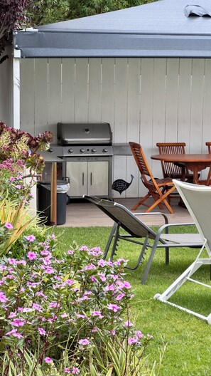 Outdoor dining - Somerset View Guest House
universally accessible 
Hearty Home Made breakfast (Heldervue)