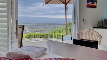 6 bedrooms, in-room safe, desk, iron/ironing board
