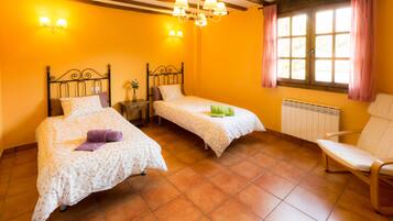 2 slaapkamers, een strijkplank/strijkijzer, wifi, beddengoed