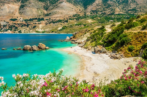  Sea Front Villa Private Pool, Wonderful Views of Avithos Beach. Airport 10 mins