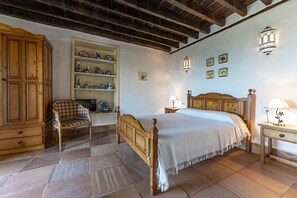 3 bedrooms, iron/ironing board, Internet, bed sheets - Casa Rural La Capellania Tenerife, Casa Roja (Santa Cruz de Tenerife)