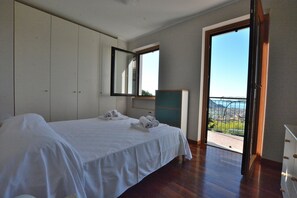 2 bedrooms, iron/ironing board, free WiFi, bed sheets - Apartment Montegolo Four With Pool And Lake View (Costermano)