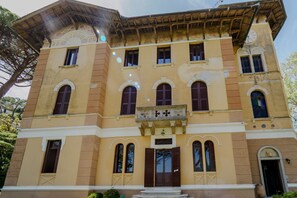 Immagine non classificata, 2 di 68, pulsante