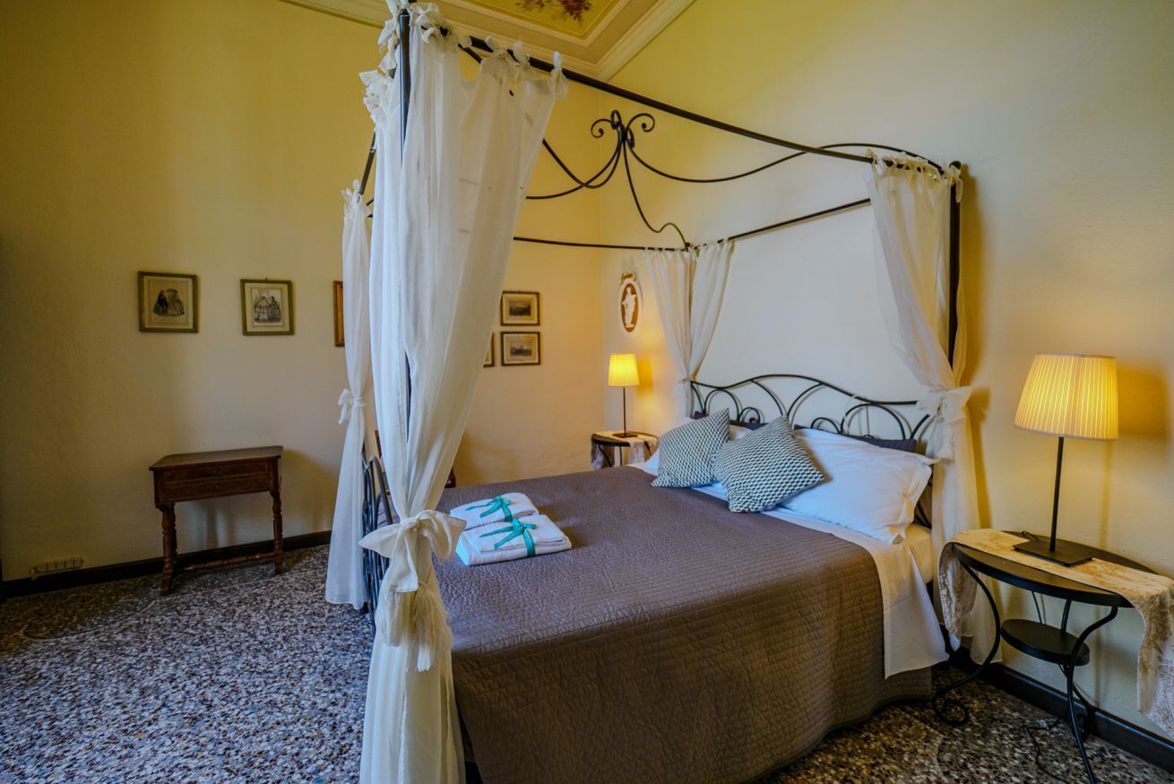 5 bedrooms, iron/ironing board, travel cot, free WiFi