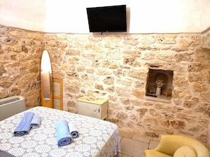 1 camera, Wi-Fi, lenzuola