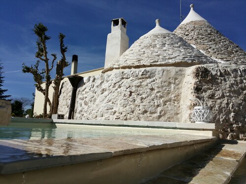 TRULLO MADIA With SHARED JACUZZI for a memorable stay in nature and relax