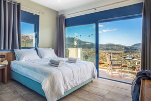 4 bedrooms, WiFi, bed sheets