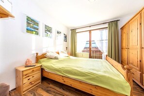 1 غرفة نوم وخدمة الإنترنت وملاءات أسرّة