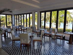 Dining - Azuri Apartment with beach,pool, gym, restaurant,boat,Spa,garden in the North (Haute Rive Roches Noires)