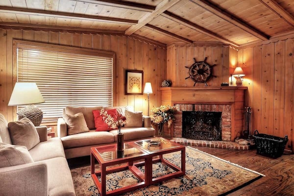 Smart TV, fireplace, offices