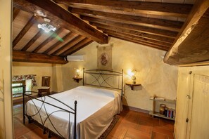 1 soverom, strykejern/-brett, wi-fi (inkludert) og sengetøy