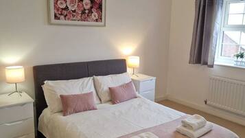 2 bedrooms, iron/ironing board, free WiFi