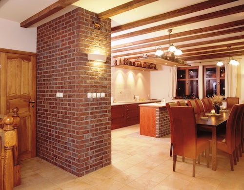 Lomatalo BBQ, sauna ja squash - GRYZYNA